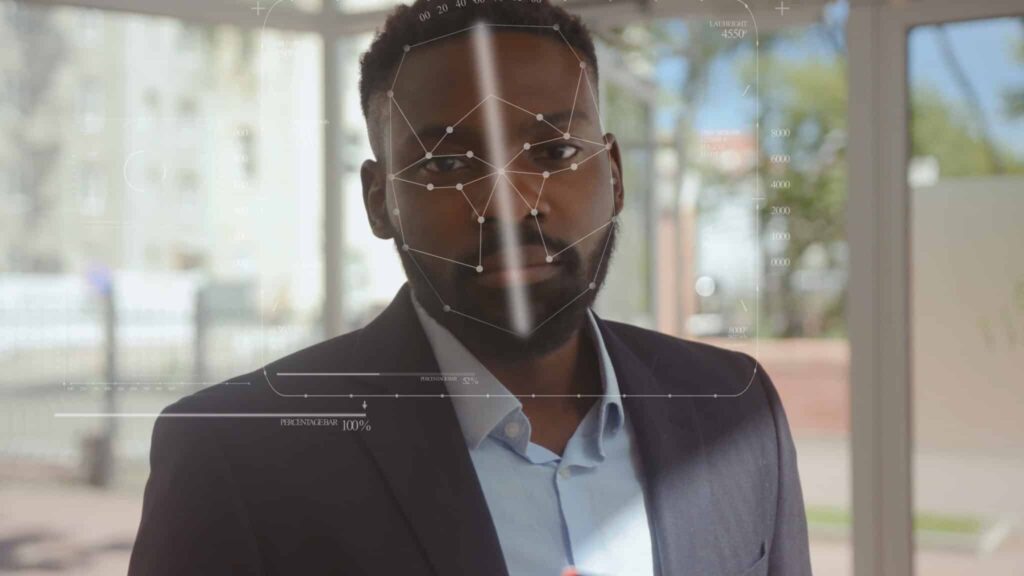 reconocimiento facial masculino negro escalado GOacOi